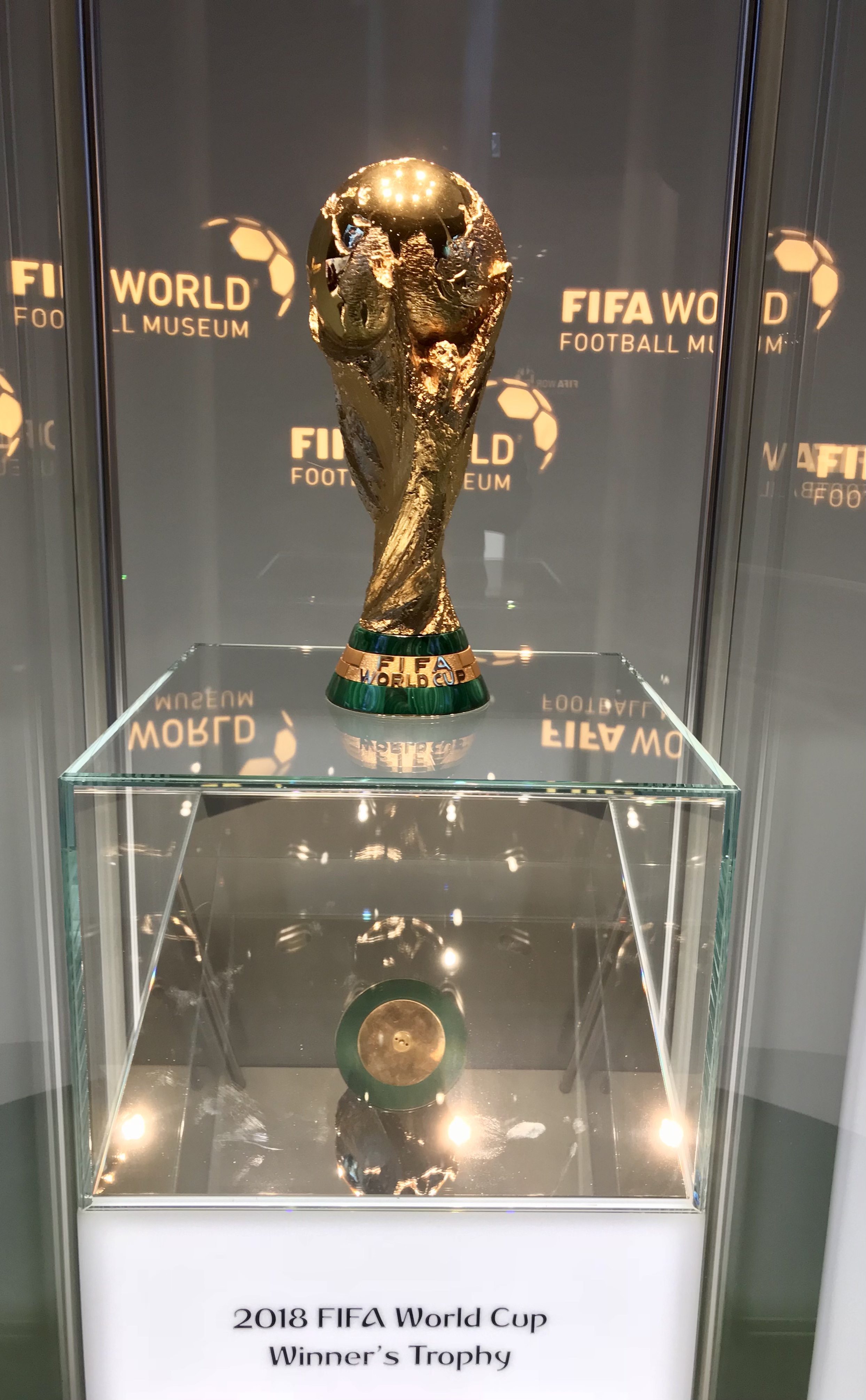 因伴侣落选无缘世界杯！太阳报：英格兰太太团核心成员仅剩1人